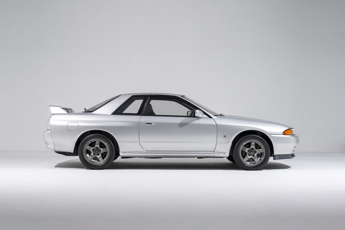 R32 silver 02