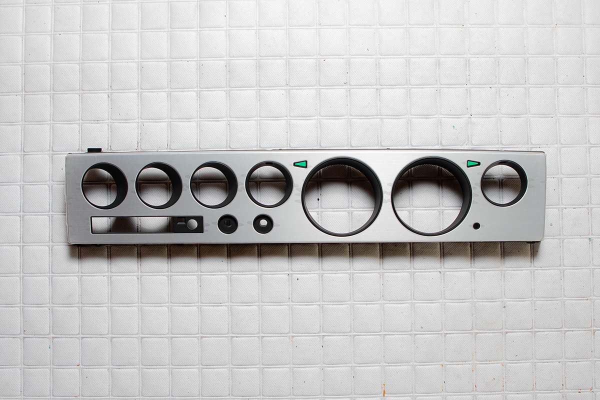 NISSAN SKYLINE KPGC110
“Kenmeri GT-R”
ALUMINUM METER PANEL