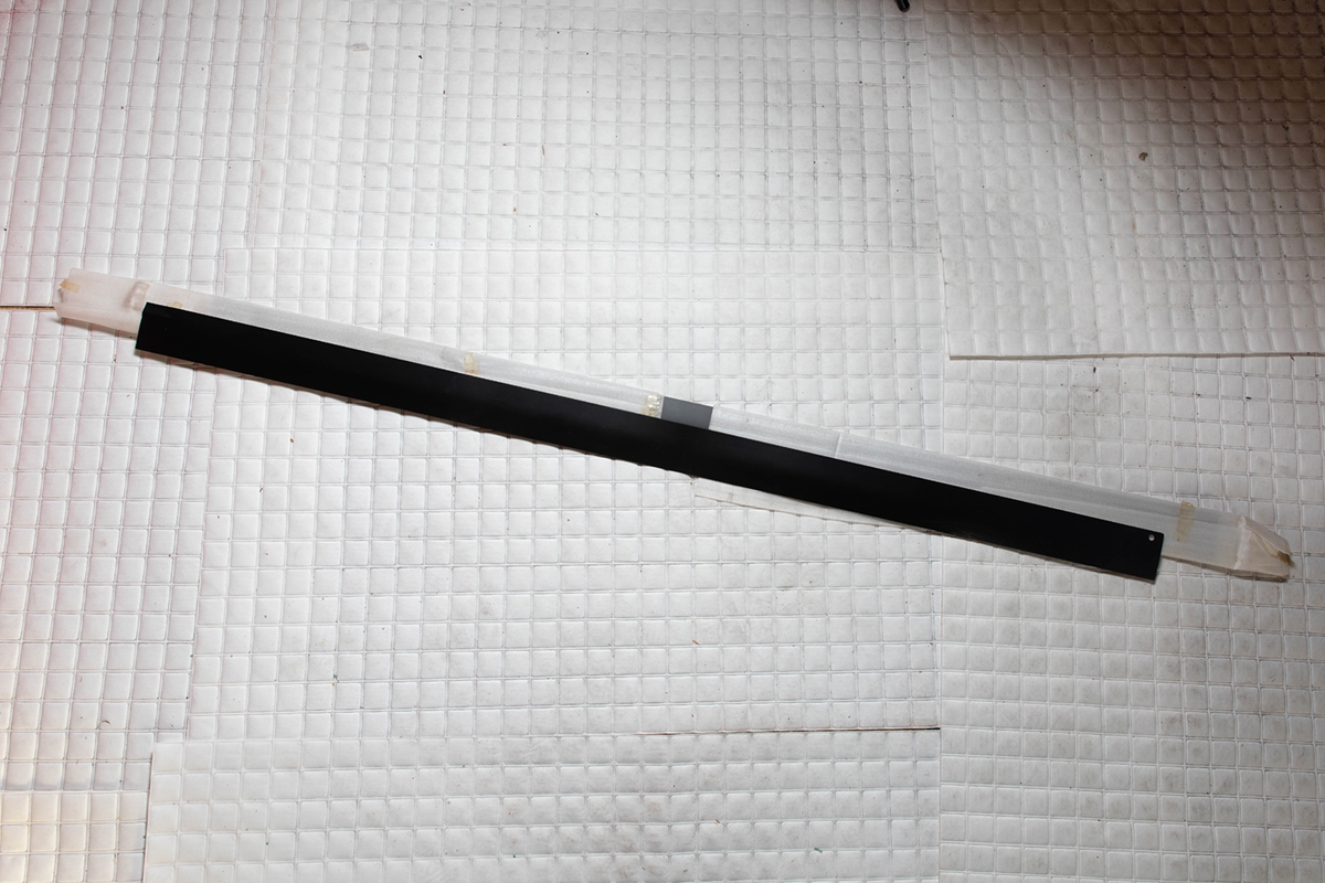 NISSAN SKYLINE KPGC110
“Kenmeri GT-R”
SIDE STEP MOLDING
