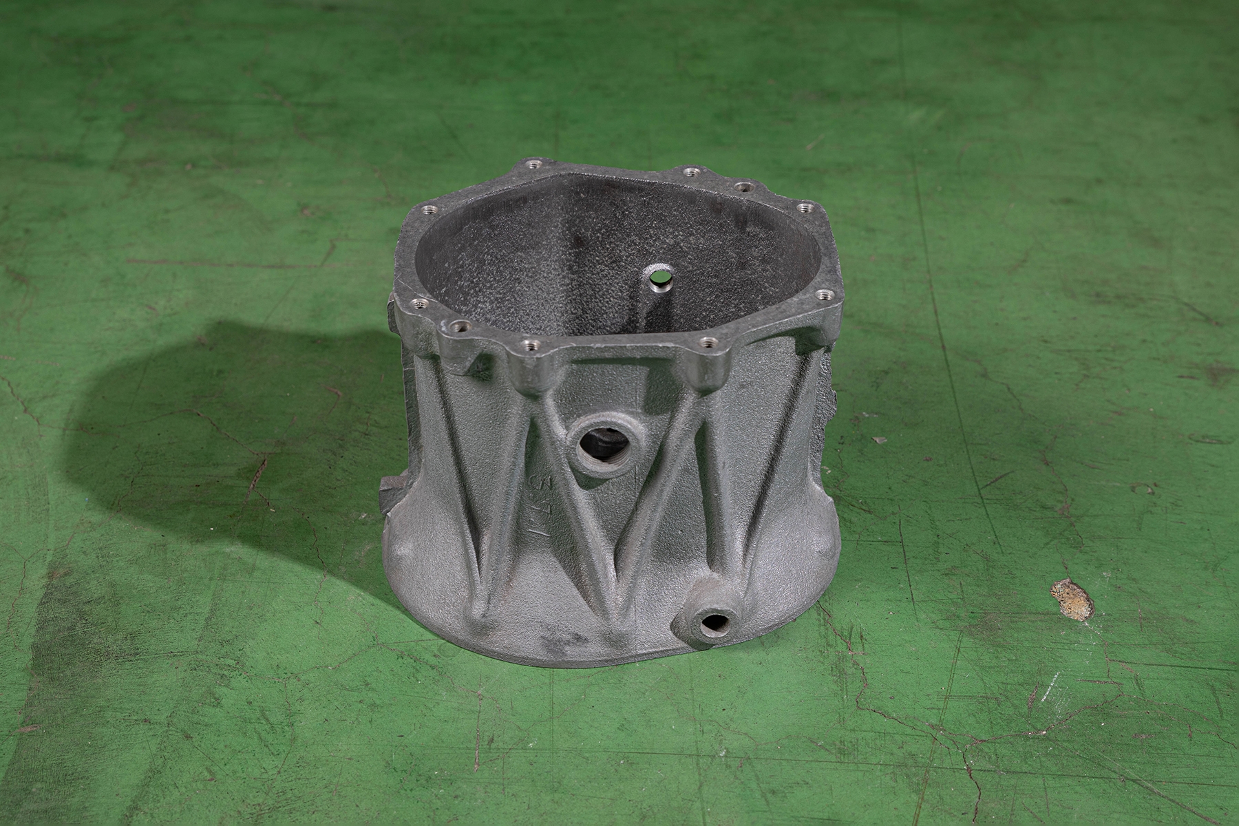 Transmission Case
Center