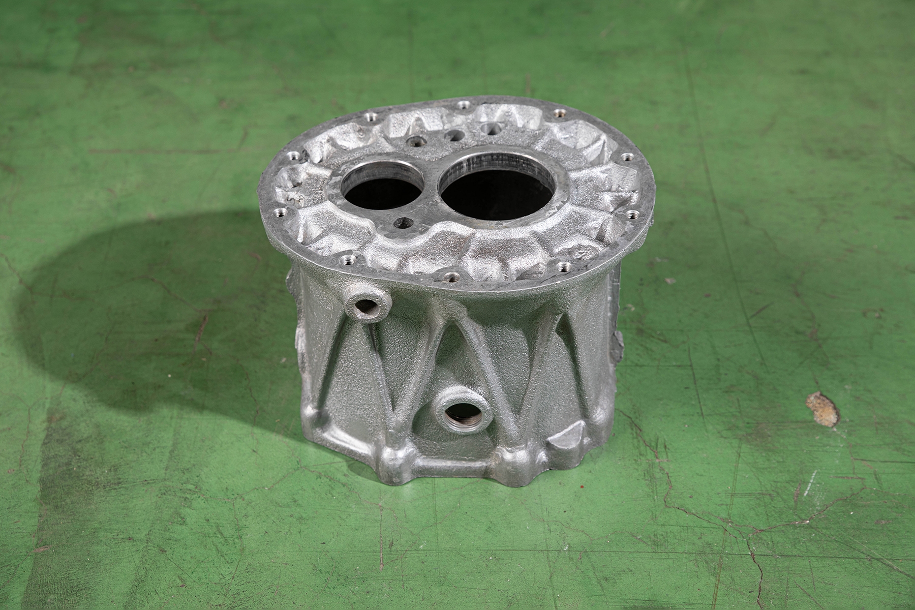 Transmission Case
Center