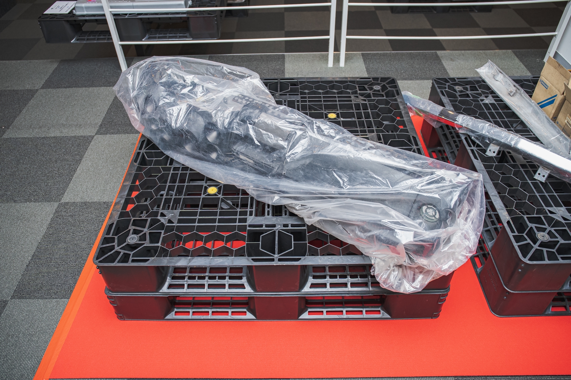 ハコスカHT軽量ダッシュボード 、ハコスカ4drポリカーボネート製ウィンドウ